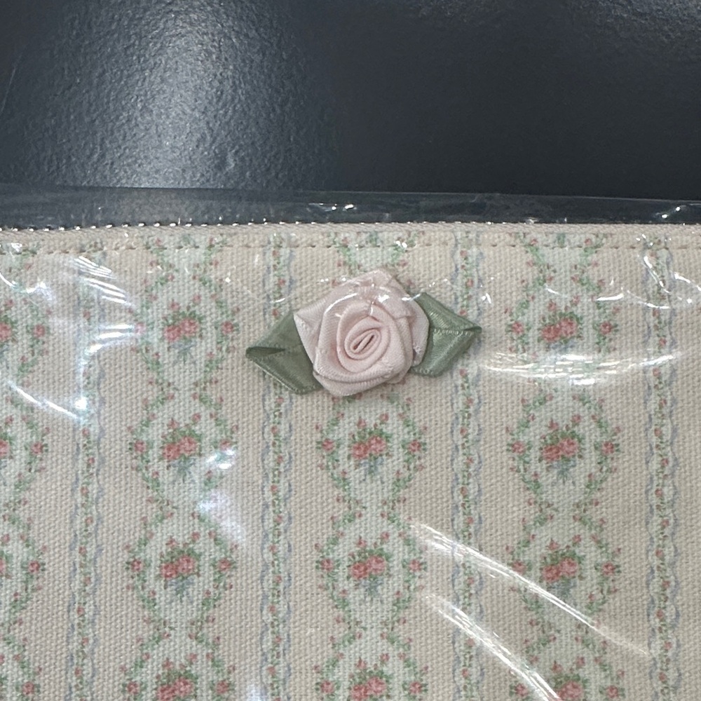 Stoney Clover Lane x Love Shack Fancy Collab Pink Floral Case NIP - Picture 3 of 4